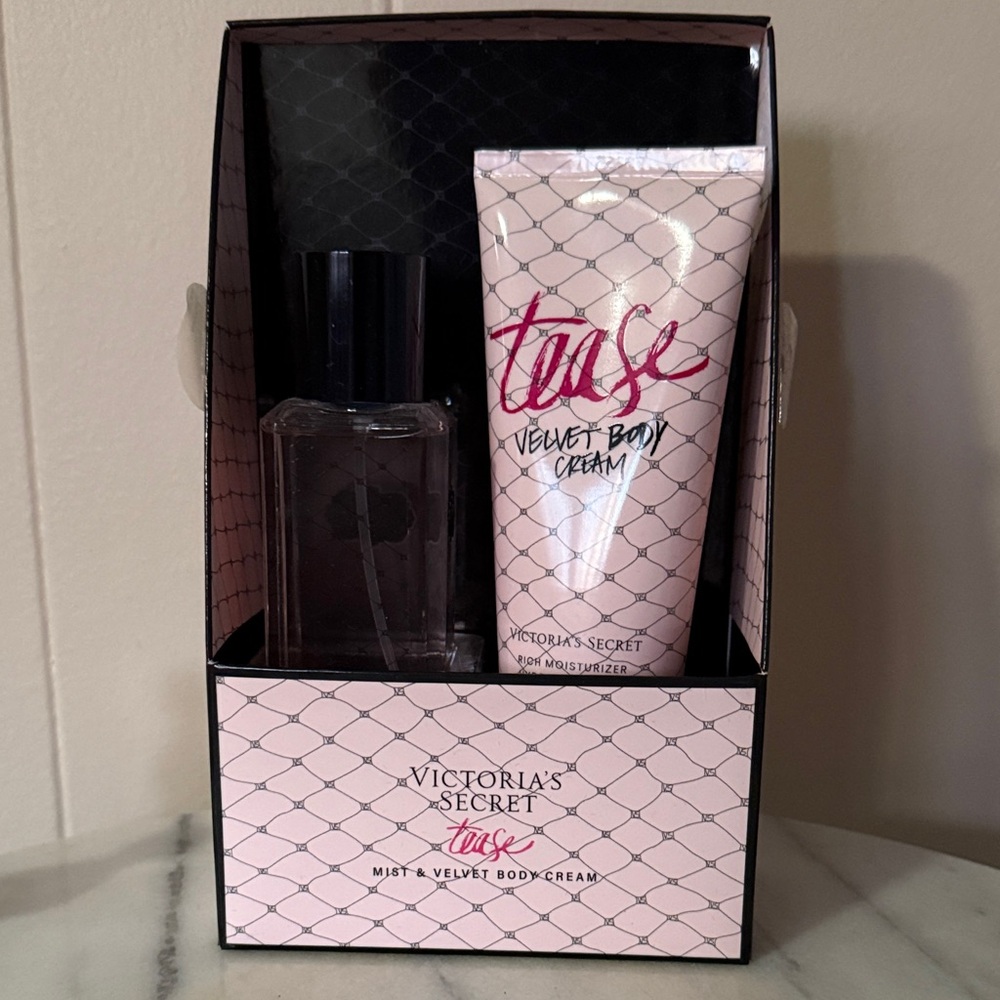 Victoria's Secret Tease Velvet Body Cream and Mist Set - Pink and Black